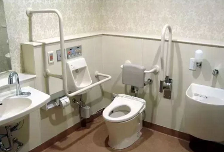 日本适老厕所,日本老人养老