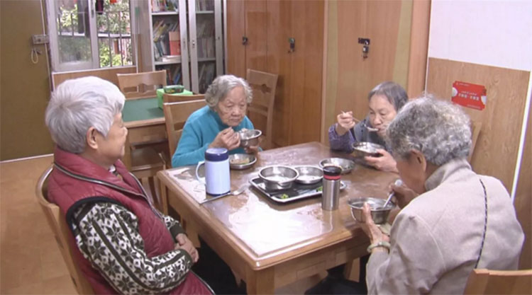 养老院老人家饮食,广州养老院床位